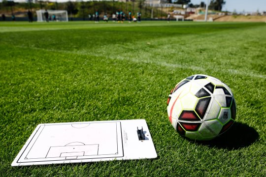 Regulamento de apoio ao futebol não profissional e futsal