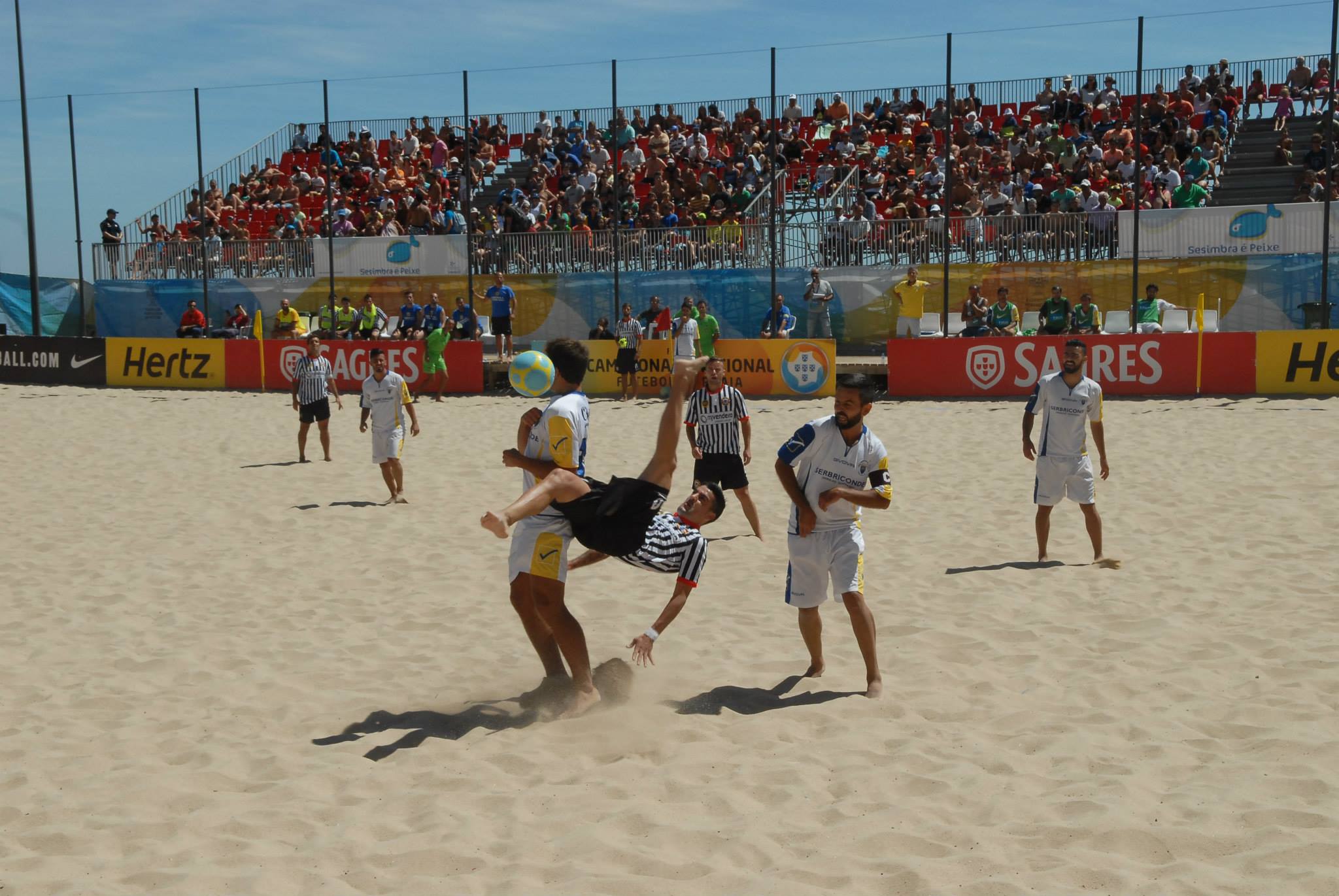Futebol de praia na região arranca em força dia 17 de junho