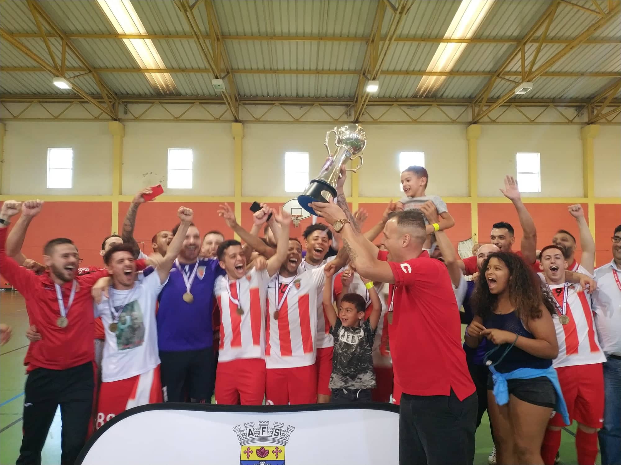 FC Barreirense levantou alto a taça maior do futsal da região 